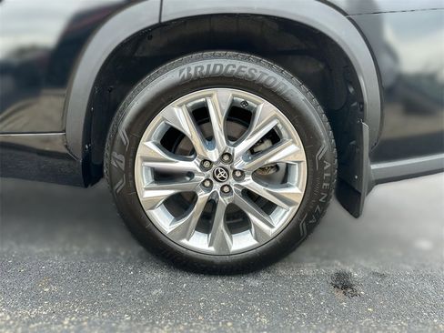 Used 2023 Toyota Highlander Limited image 19