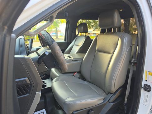 Used 2019 Ford F250 XL w/ Power Equipment Group AWD/4WD image 12