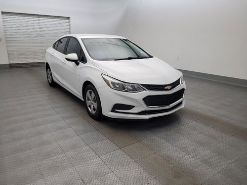 Used 2018 Chevrolet Cruze LS FWD image 13