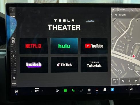 Used 2022 Tesla Model X Plaid image 23