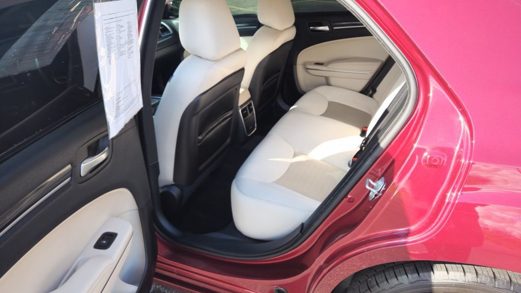 Used 2018 Chrysler 300 Touring RWD image 25