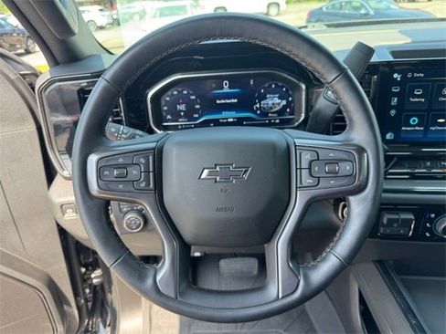Used 2024 Chevrolet Silverado 2500 ZR2 w/ Technology Package image 20