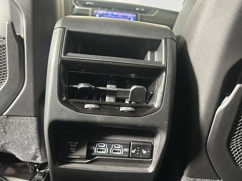 Used 2025 Jeep Grand Cherokee Limited AWD/4WD image 19