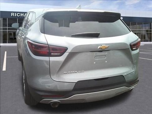 Used 2025 Chevrolet Blazer LT AWD/4WD image 5