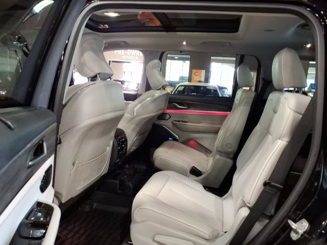 Used 2021 Jeep Grand Cherokee L Overland w/ Advanced Protech Group III AWD/4WD image 17