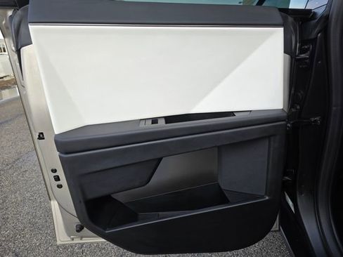 Used 2025 Tesla Cybertruck AWD Crew Cab image 27