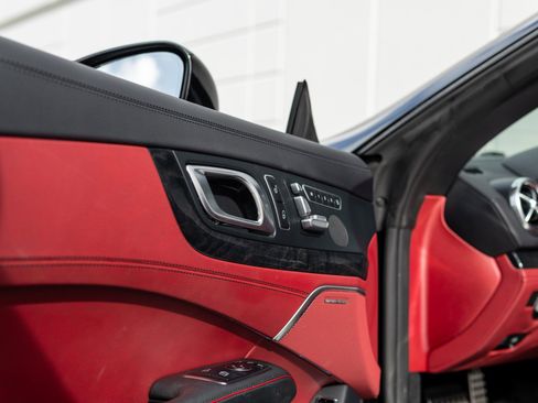 Used 2019 Mercedes-Benz SL 550 image 26