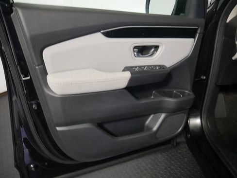 Used 2023 Honda Pilot LX image 13