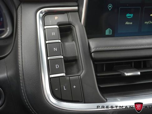 Used 2024 Chevrolet Suburban Z71 image 30