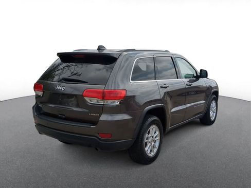 Used 2019 Jeep Grand Cherokee Laredo AWD/4WD image 8