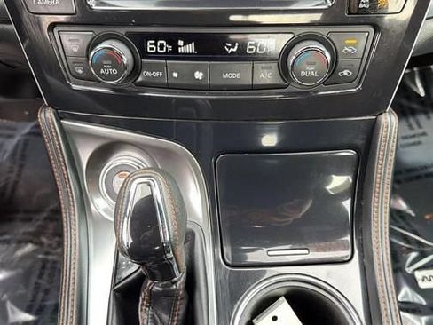 Used 2023 Nissan Maxima SR w/ Sport Mat Group FWD image 17