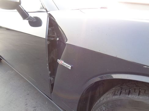 Used 2014 Dodge Challenger SXT image 4