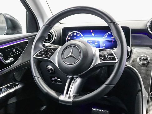 Used 2025 Mercedes-Benz GLC 350e 4MATIC image 15