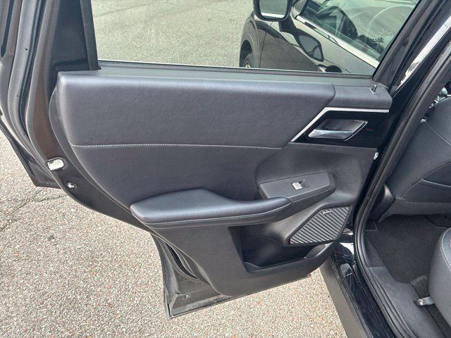 Used 2025 Mitsubishi Outlander SE FWD image 65