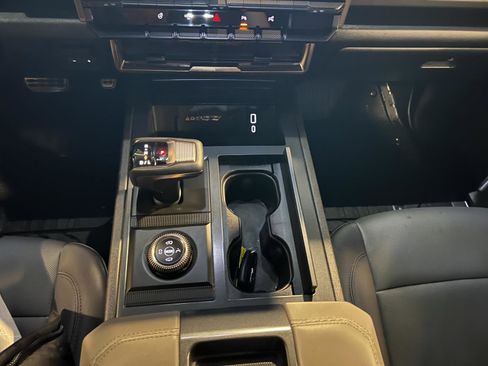 Used 2025 GMC Hummer EV 2X w/ LPO, Roof Cross Rail Package AWD/4WD image 20