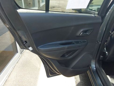 Used 2016 Chevrolet Trax LT w/ LT Sun and Sound Package image 23