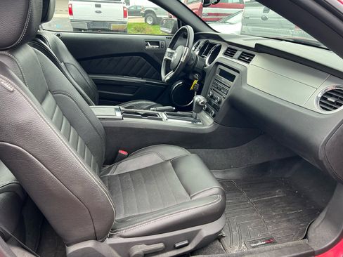 Used 2012 Ford Mustang GT Premium w/ HID Headlamps & Security Pkg image 9