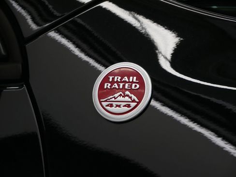 Certified 2022 Jeep Cherokee Trailhawk w/ Premium Leather Package image 54