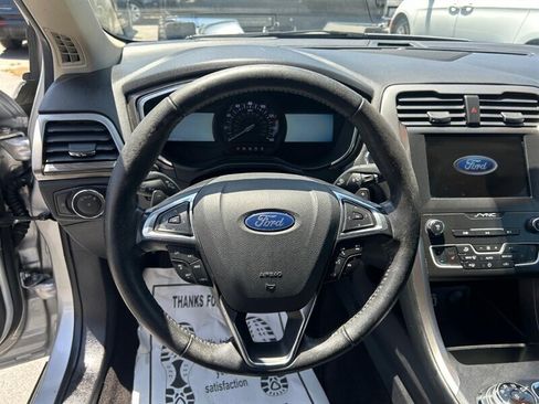 Used 2019 Ford Fusion SEL FWD image 39