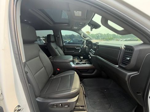 Used 2023 GMC Sierra 1500 SLT AWD/4WD image 13