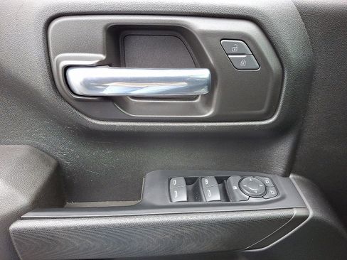 Used 2023 Chevrolet Silverado 1500 Custom image 11