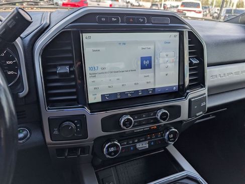 Used 2022 Ford F250 Lariat w/ Black Appearance Package image 14