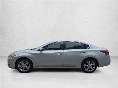 Used 2014 Nissan Altima 2.5 SV w/ Convenience Package FWD image 9
