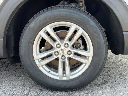 Used 2020 Ford Explorer XLT w/ Equipment Group 202A AWD/4WD image 11