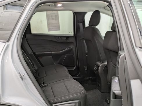 Used 2025 Ford Escape Active AWD/4WD image 16