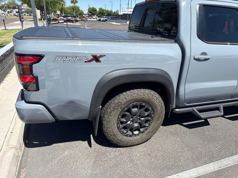 Used 2022 Nissan Frontier 2WD Crew Cab image 5