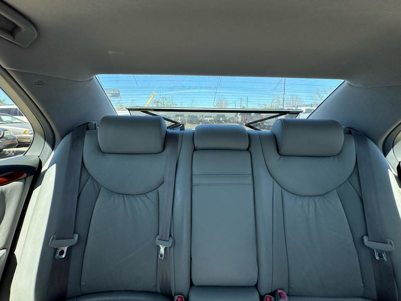 Used 2004 Lexus LS 430 RWD image 25