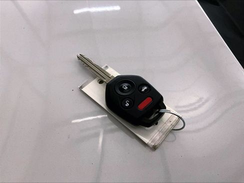 Used 2017 Subaru Crosstrek 2.0i Premium image 9