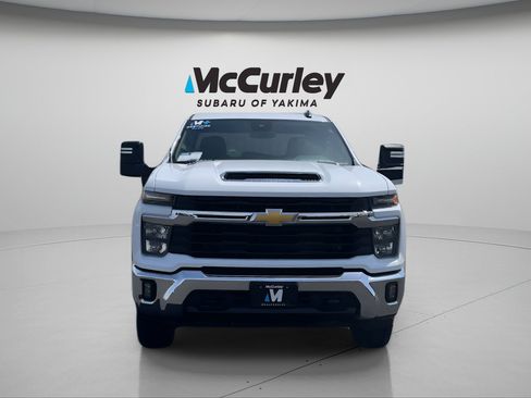 Used 2025 Chevrolet Silverado 2500 LT w/ Convenience Package AWD/4WD image 9