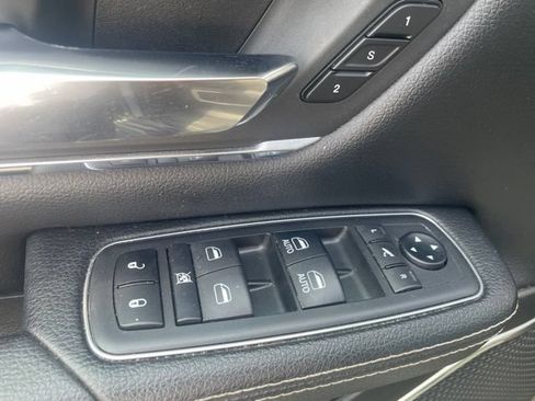 Used 2019 RAM 1500 Laramie w/ Sport Appearance Package AWD/4WD image 10