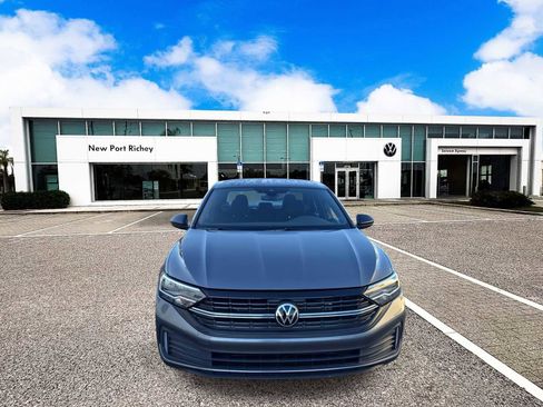 Used 2024 Volkswagen Jetta Sport image 3
