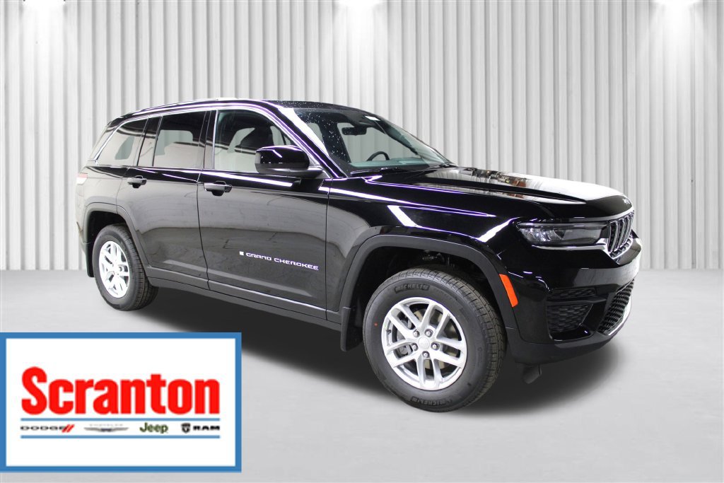 New 2025 Jeep Grand Cherokee Laredo w/ Luxury Tech Group I AWD/4WD image 1
