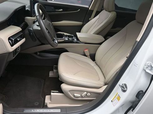 Used 2023 Lincoln Nautilus Reserve w/ Luxury Package FWD image 18