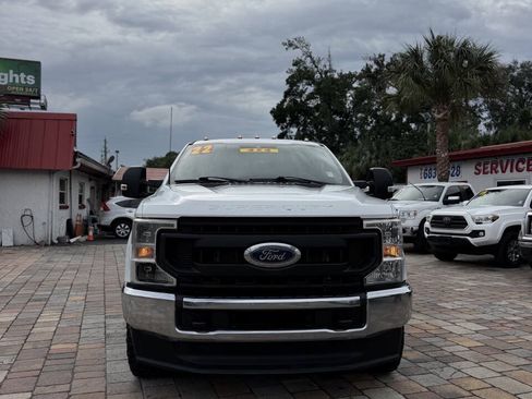 Used 2022 Ford F250 XL w/ Power Equipment Group AWD/4WD image 2