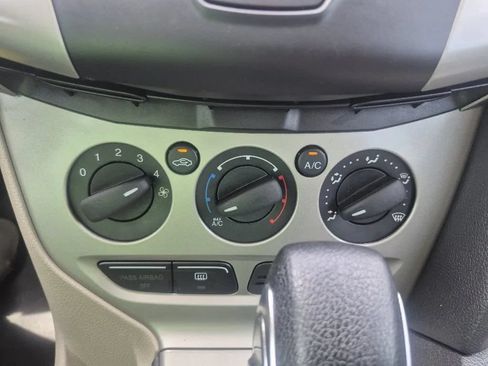 Used 2013 Ford Focus SE FWD image 22