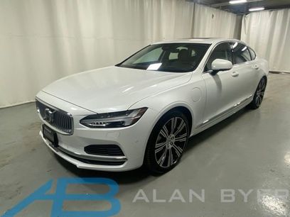 Used 2025 Volvo S90 T8 Ultra w/ Lounge Package