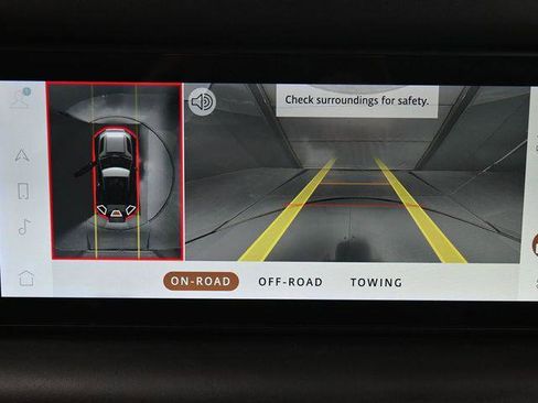 Used 2023 Land Rover Defender 90 X-Dynamic SE image 22