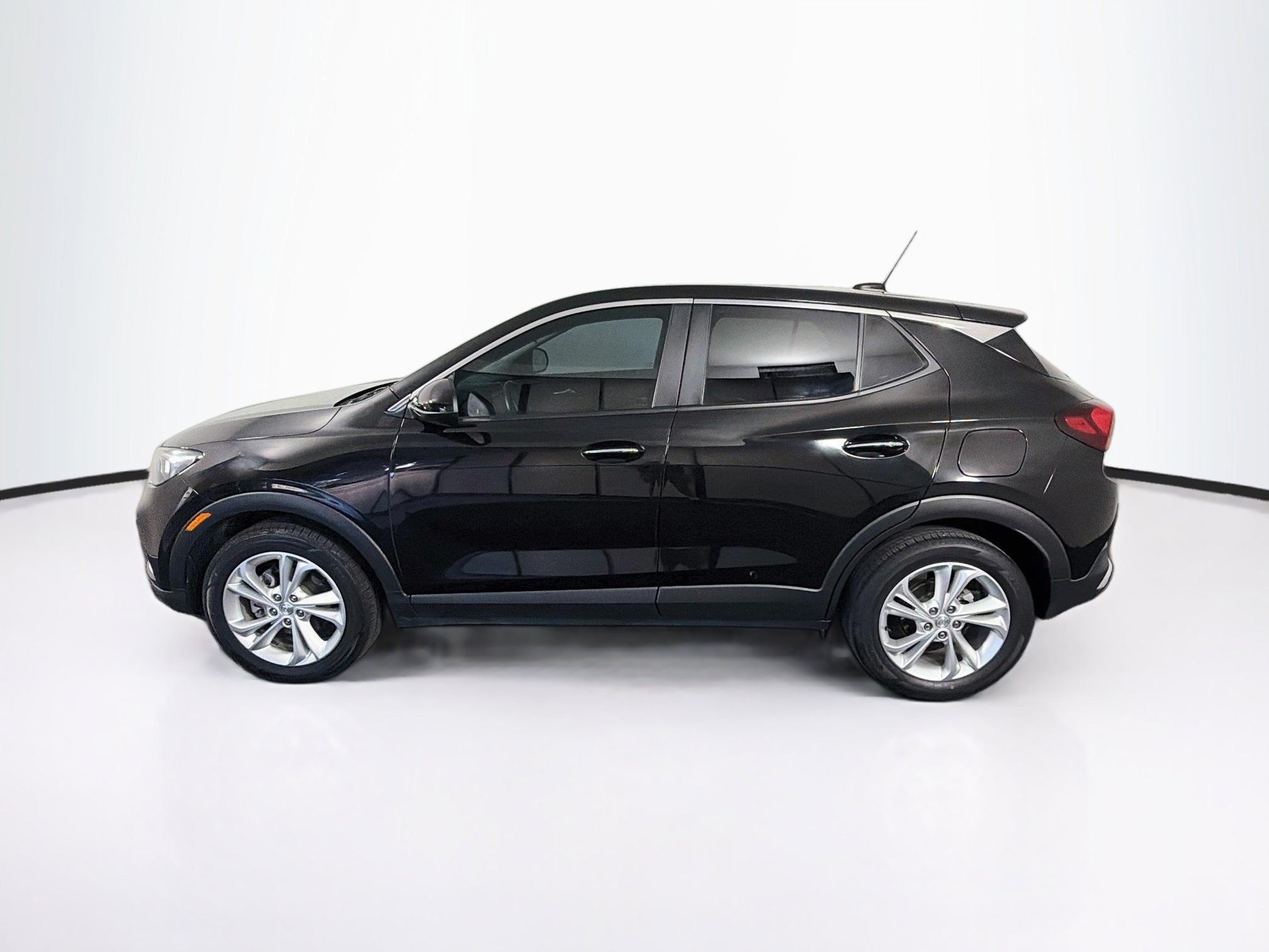 Used 2023 Buick Encore GX Preferred w/ Cold Weather Comfort Package FWD image 4