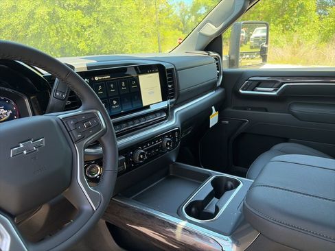 New 2026 Chevrolet Silverado 2500 LTZ w/ LTZ Plus Package AWD/4WD image 28
