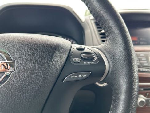 Used 2020 Nissan Pathfinder Platinum FWD image 26