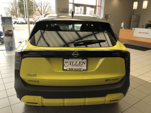 New 2026 Nissan Kicks SR w/ Cold Weather Package image 10