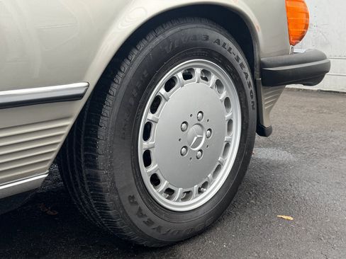 Used 1987 Mercedes-Benz 560 SL image 40