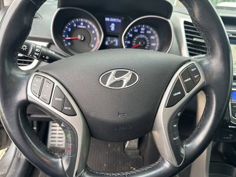 Used 2016 Hyundai Elantra GT w/ Option Group 03 image 13