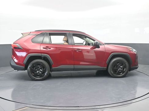 Used 2019 Toyota RAV4 LE image 7