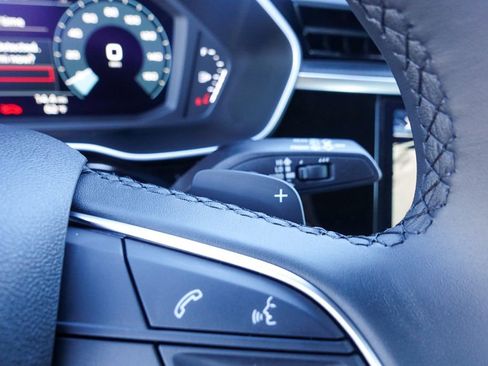 New 2025 Audi Q3 2.0T Premium image 18