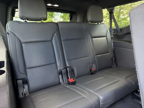 Used 2024 Chevrolet Suburban LT AWD/4WD image 9